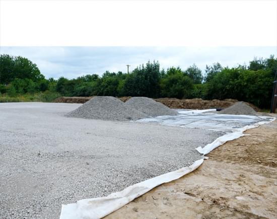 Vải địa kỹ thuật không dệt được ứng dụng làm lớp lọc và thoát nước trong công trình xây dựng